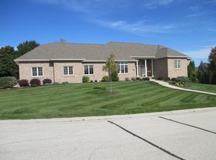 916 Kings Point Ct, Oneida, WI 54155