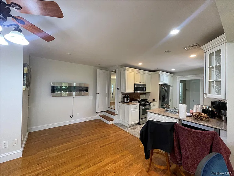 38 Gedney Park Dr — Photo 11