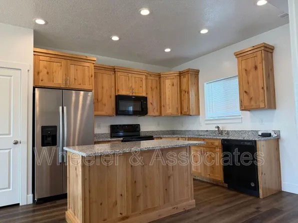320 E 38th St, South Ogden, UT 84405
