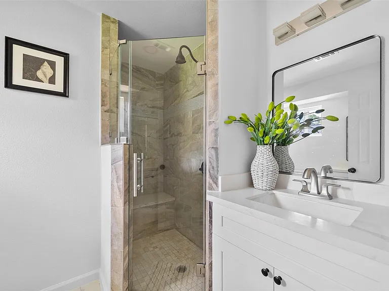 5943 Greenmont Dr — Photo 26