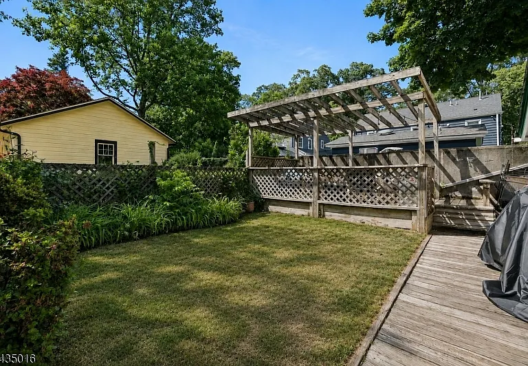 26 Howe Ave #2 — Photo 22