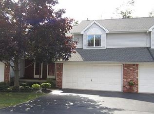 34 Westwood Rd, Lancaster, NY 14086
