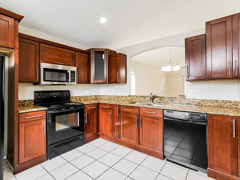 1227 Heather Lake Dr — Photo 7