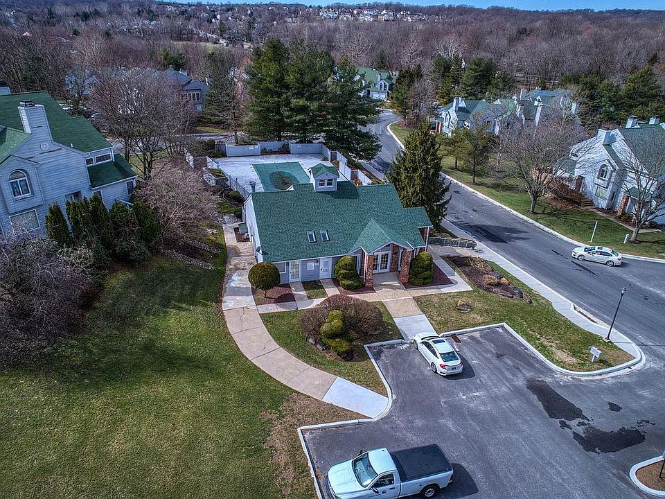 1st image of 216 Sleepy Hollow Ct