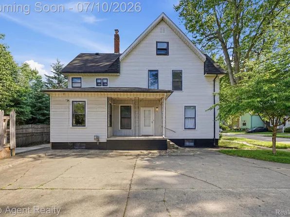 74 Washington St, Mount Clemens, MI 48043