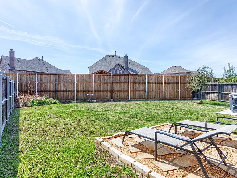 912 Lake Cypress Ln — Photo 6