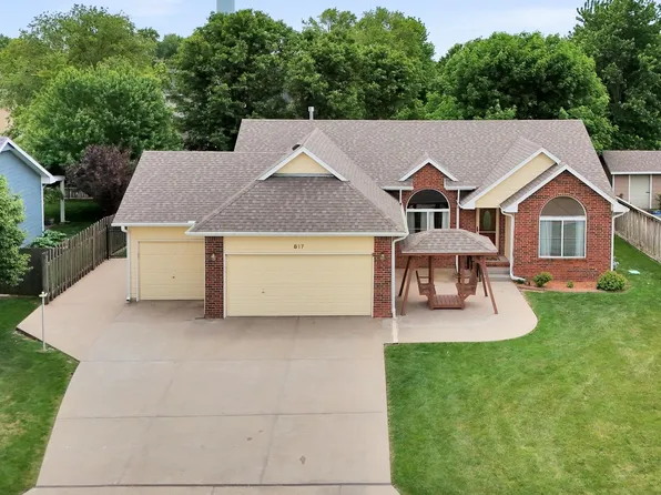 817 Country Ln, Newton, KS 67114