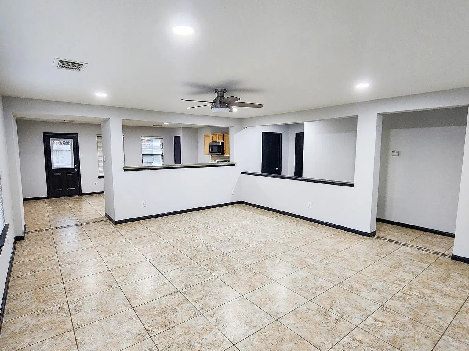 3914 Brighton Springs Ln — Photo 2