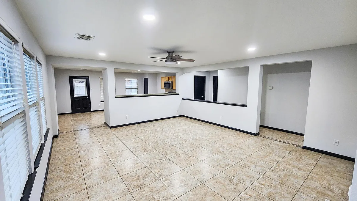 Building Photo - 3914 Brighton Springs Ln
