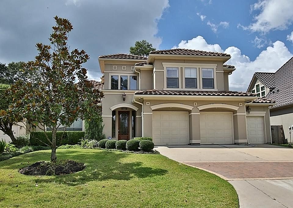 1st image of 15719 Lake Iris Dr