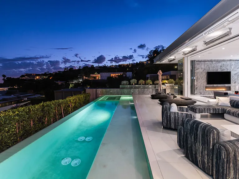1814 N Doheny Dr — Photo 24
