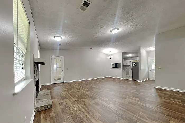 2093 Drake Ct — Photo 4