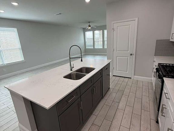 2nd image of 517 Lana Dr