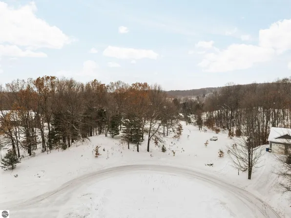 A 3 Abbie Ln, Traverse City, MI 49686