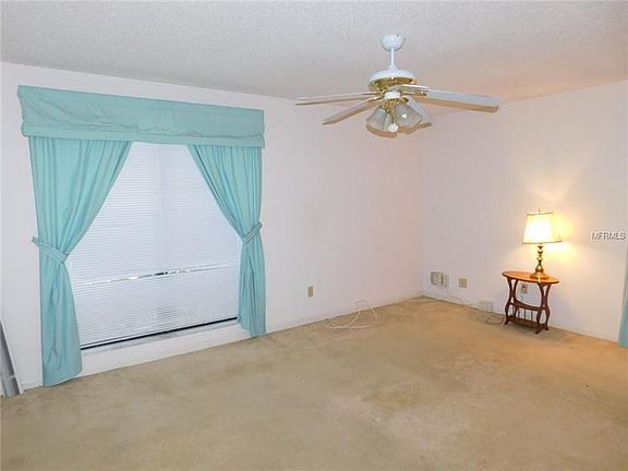 5th image of 10421 Oakbrook Dr