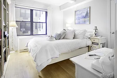 Rented by R New York