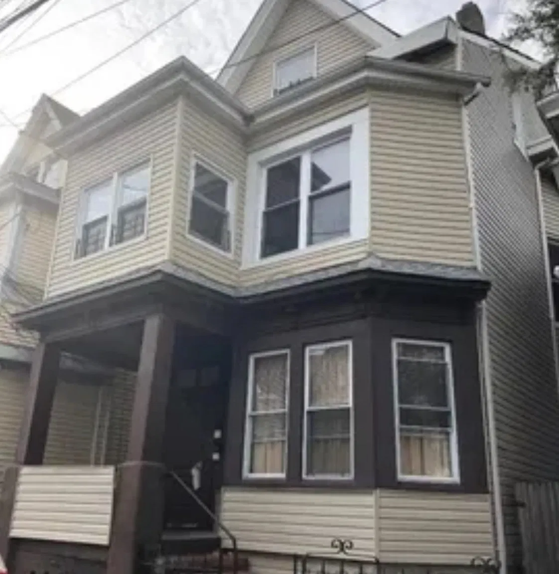 3 bed, $2,300 — Photo 1
