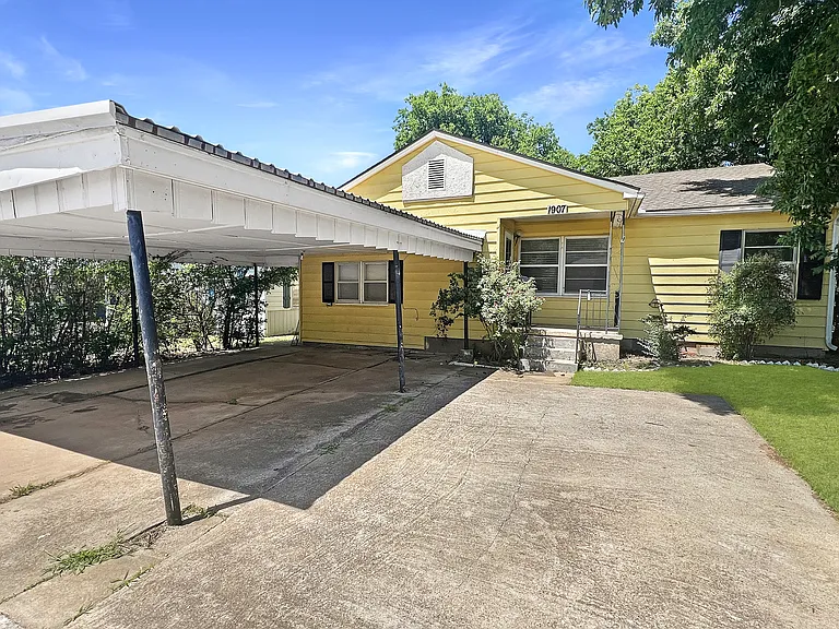 1907 NW Lindy Ave — Photo 16