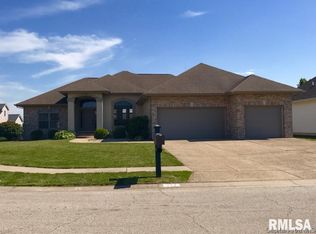 912 River Birch Ct, Chatham, IL 62629