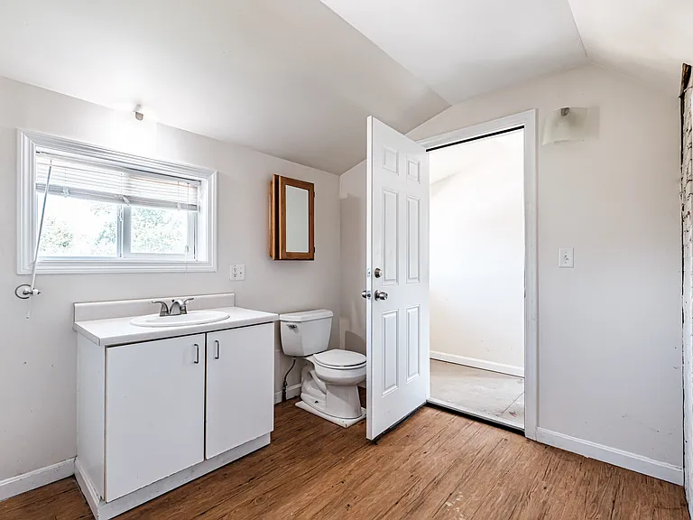 533 Washington Ave #2 — Photo 41