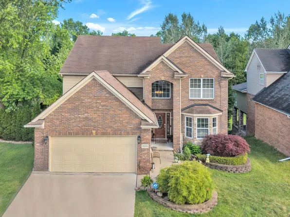 18090 Curtis Ct, Livonia, MI 48152