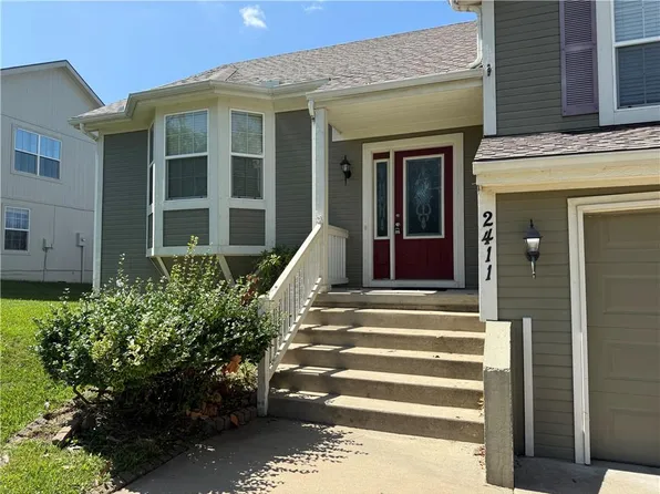 2411 Shenandoah Dr, Leavenworth, KS 66048