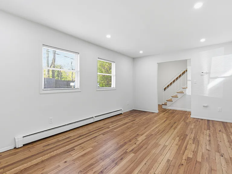 41-43 Potter Ln #41 — Photo 4