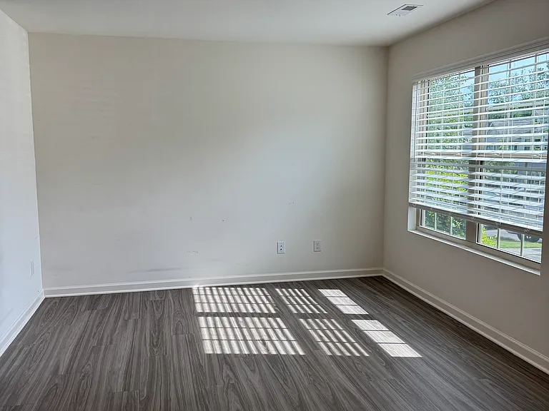Spacious living room