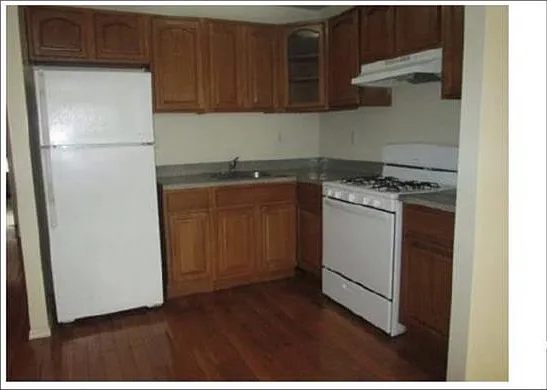 410 E 183rd St #3 — Photo 2