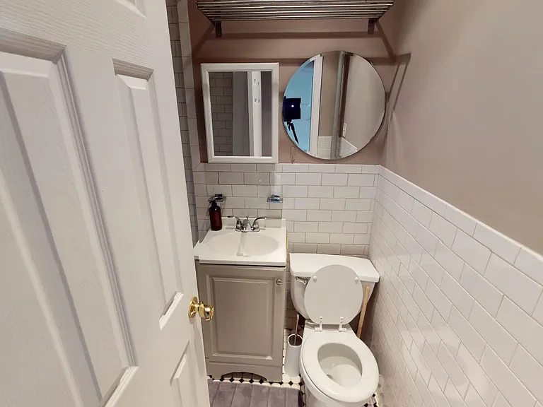 715 E 5th St #3-B — Photo 6