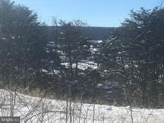 5th image of 1822 Crazy Horse Dr
