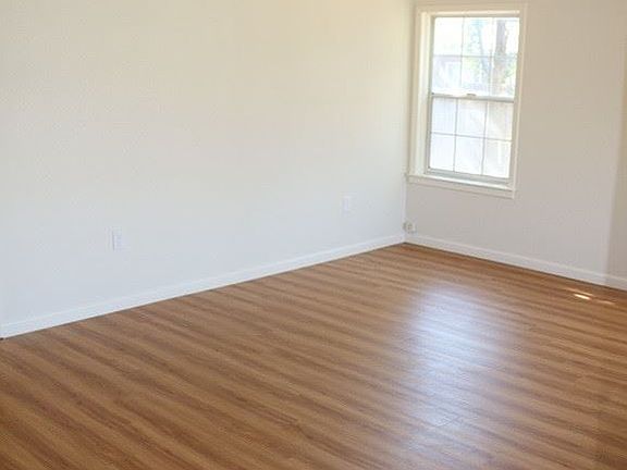 5th image of 5334 N Del Mar Ave