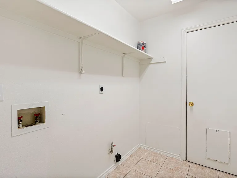 13216 Bennington Ln — Photo 6