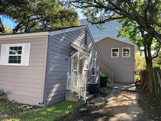 2nd image of 2213 Portsmouth St