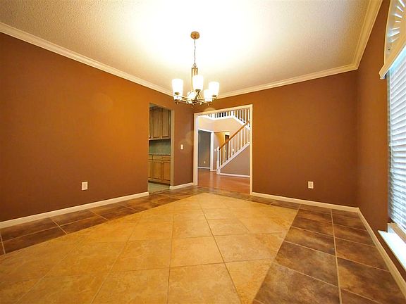 5th image of 462 Marble Hill Dr
