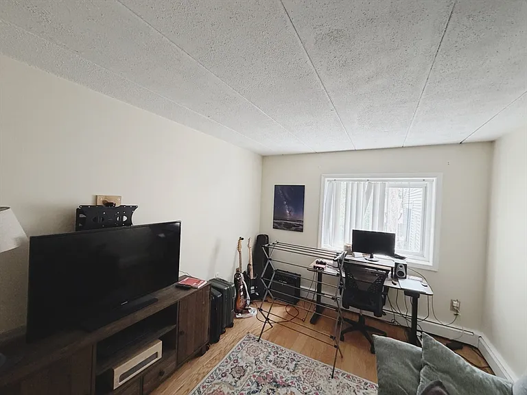 761 E 6th St #2 — Photo 8