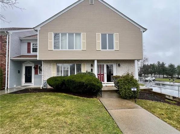 2970 Mendon Rd APT 32, Cumberland, RI 02864