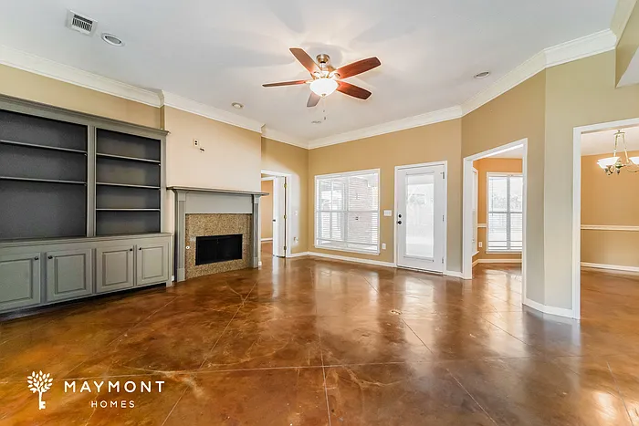 252 Greensview Dr — Photo 4