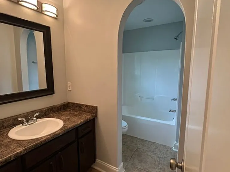 120 Laurelwood Ct — Photo 4