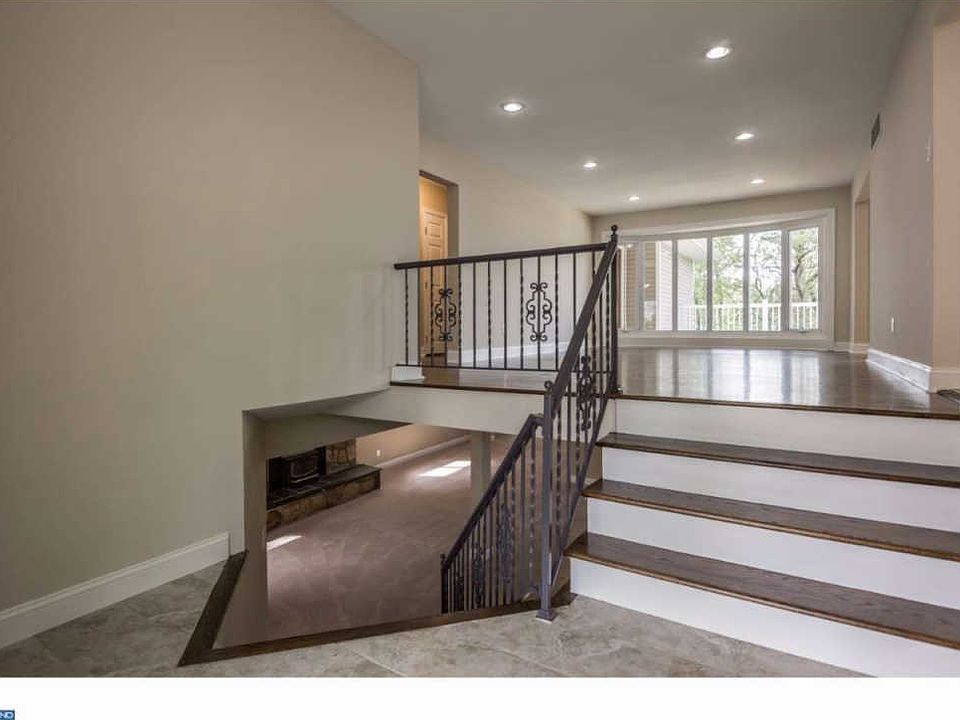1st image of 1914 Birchwood Park Dr N