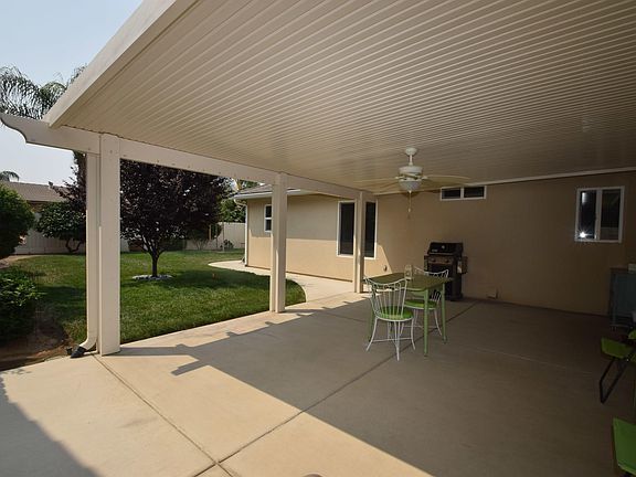 3rd image of 4313 E Hillcrest Ave