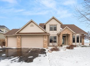 457 Davis Dr, Sycamore, IL 60178