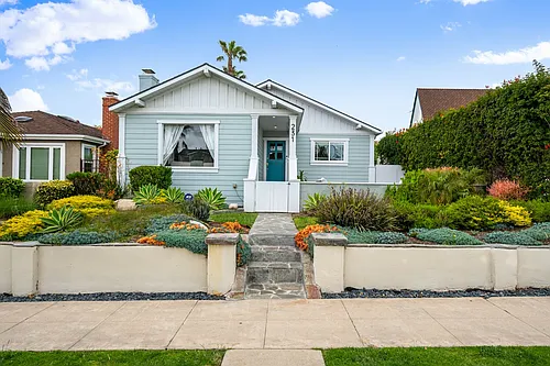 231 Avenue D Photo 1