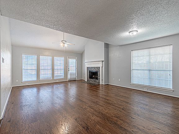 5th image of 627 English Oak Dr