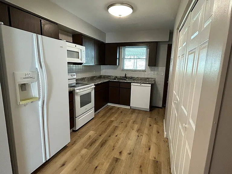 5200 Capitol Hill Dr #B — Photo 14