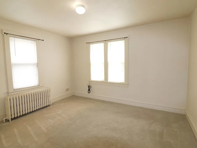 517 E Main St — Photo 14