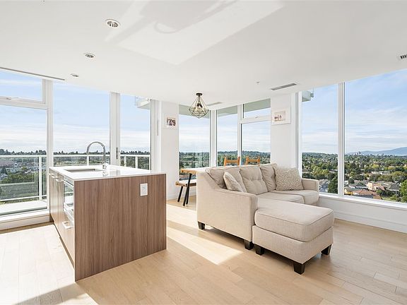 2nd image of 2221 E 30th Ave #1608