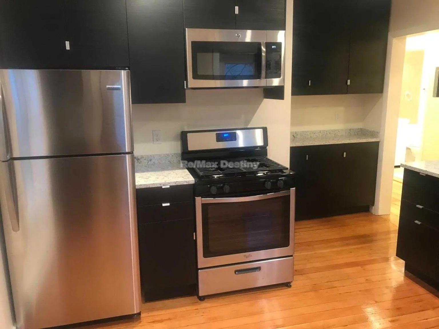 3 bed, $4,200 — Photo 2
