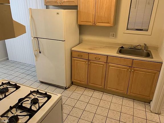 4th image of 19708 Sharon Ct