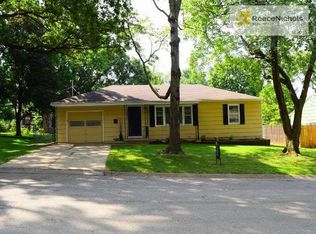 8515 W 69th St, Overland Park, KS 66204